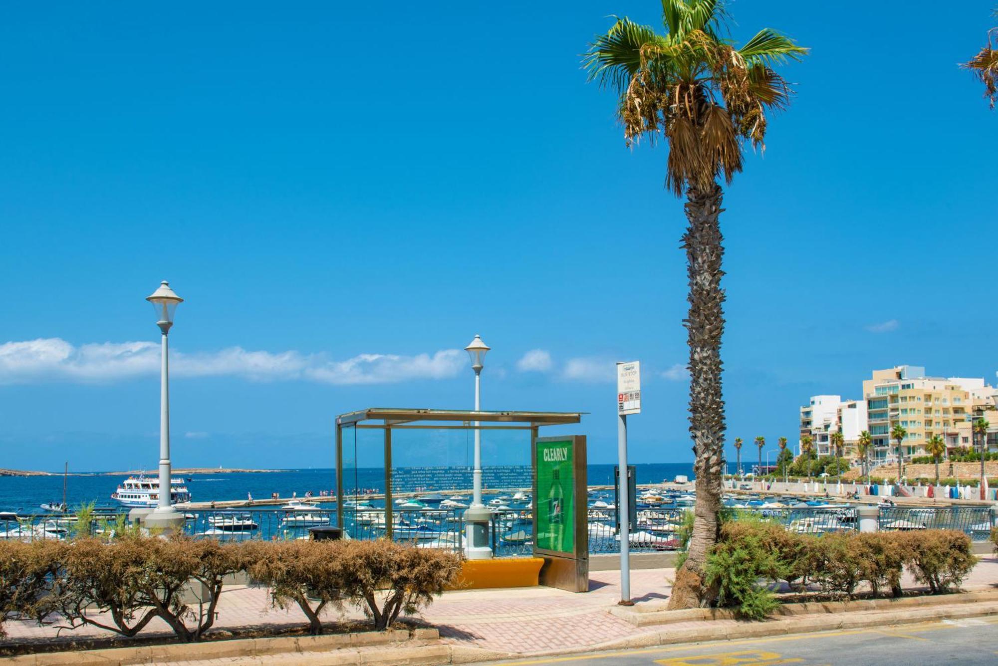 Islet Promenade Seafront Apartment With Large Corner Terrace By Getawaysmalta St. Paul's Bay Buitenkant foto