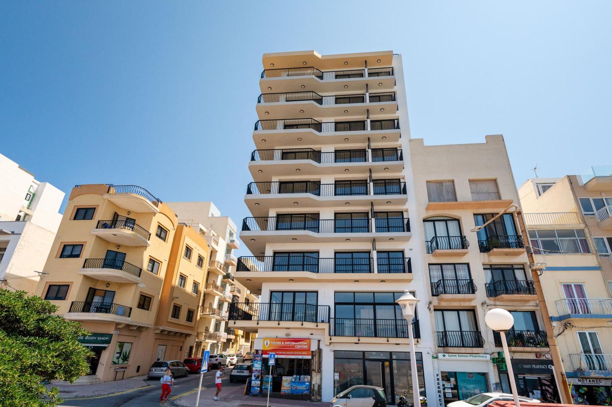 Islet Promenade Seafront Apartment With Large Corner Terrace By Getawaysmalta St. Paul's Bay Buitenkant foto